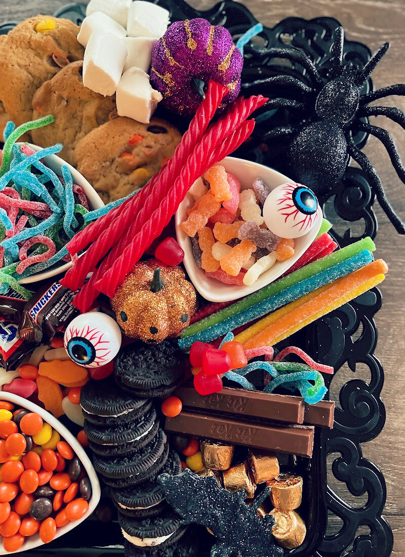 How to create a spooky Halloween candy charcuterie board
